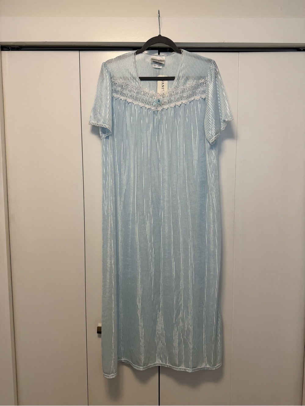 NWT Vintage Vanity Fair Pastel Blue Pleated Lace Nightgown L Desdstock
